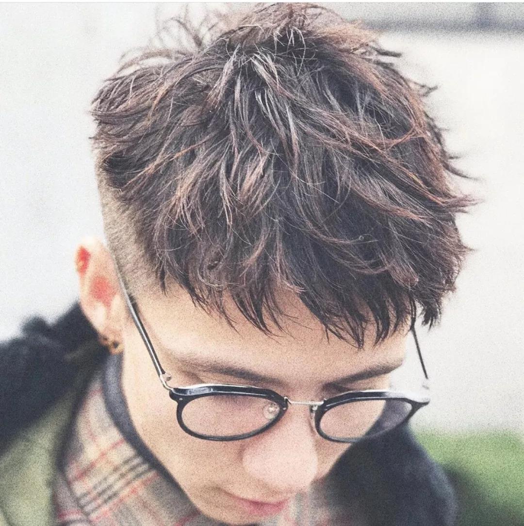 轻熟风小狼狗发型,小狼狗发型短发方脸