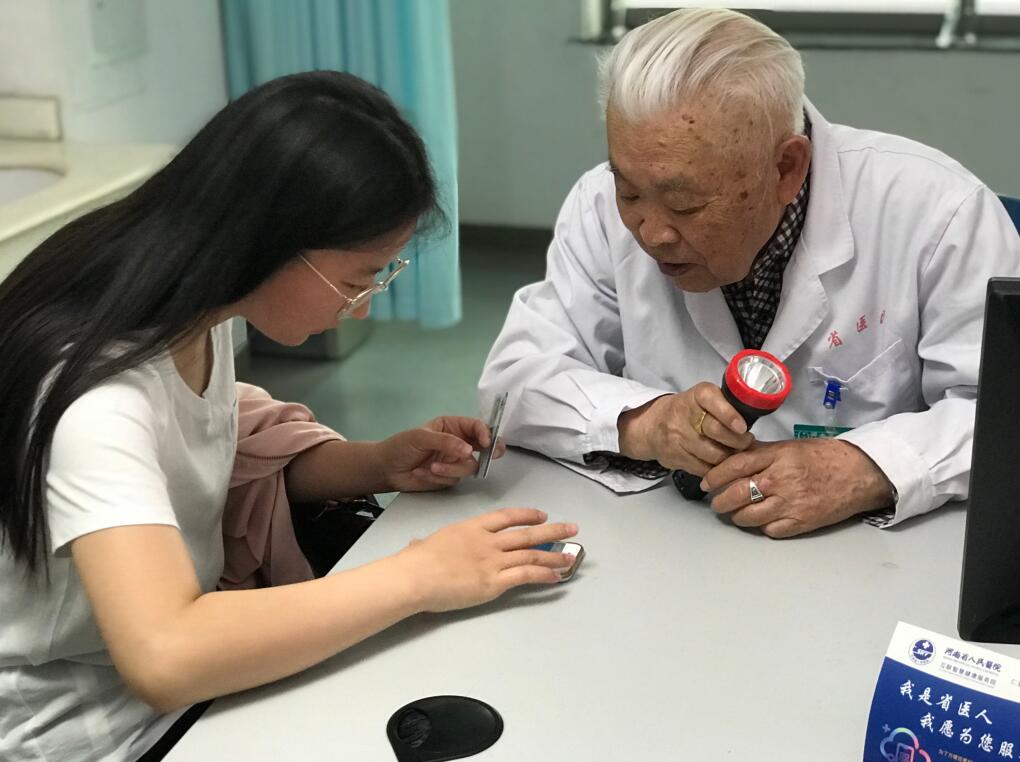 “少花钱看好病”！河南九旬大医朱钵的坚守