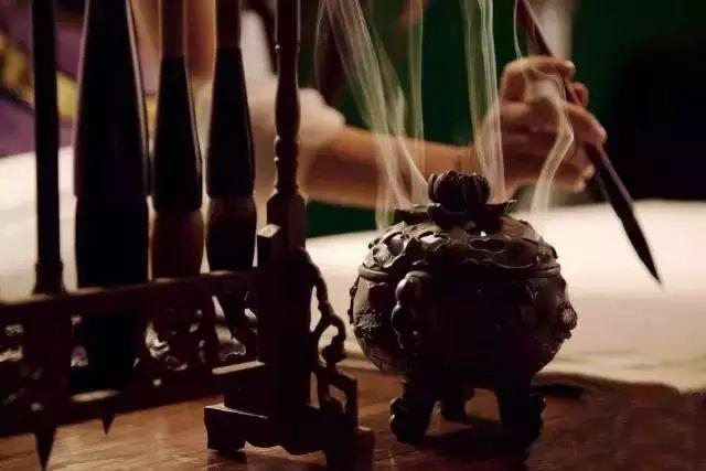 纳粹的卍字跟佛教的卍有什么区别,佛教标志卍和纳粹标志读音