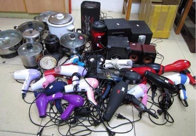 大学宿舍查违禁品展示,学生宿舍查到违禁物品没人承认