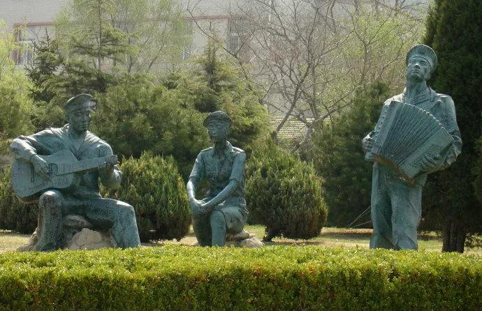 大连漂亮的雕塑,大连海滨雕塑图片大全