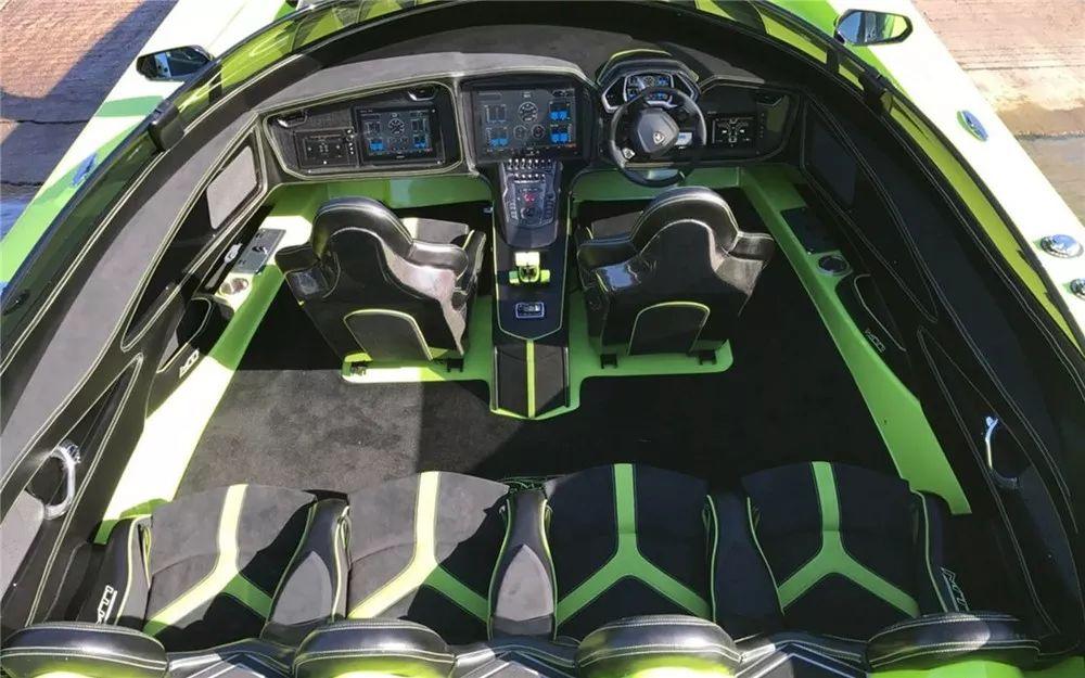 开过我们的豪车，再坐一坐我们的游艇！