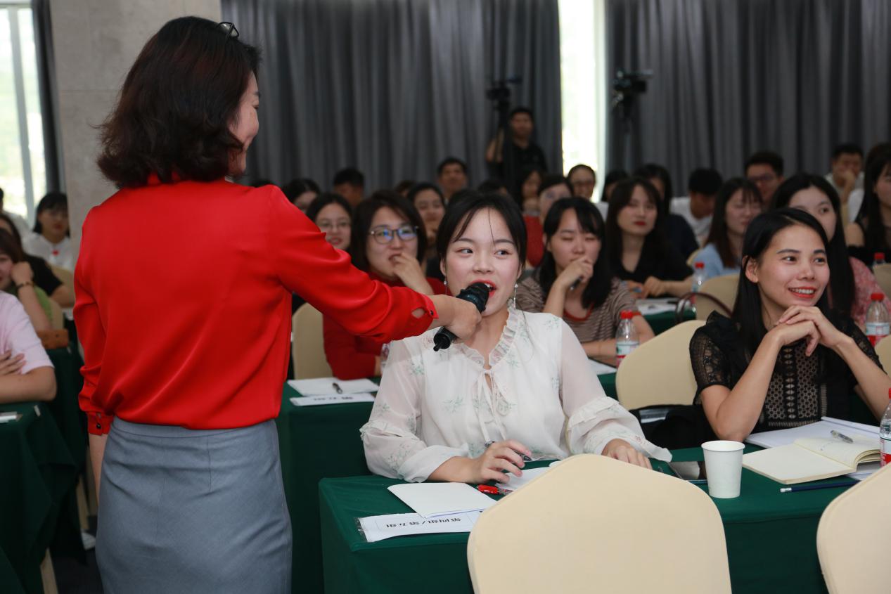 用心眼玩转文本——从“这一本”到“这一类”