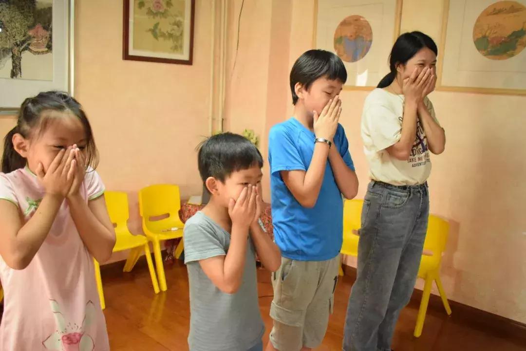 当朋友跟你开玩笑时你该怎么做,如果朋友误会你了该怎么做