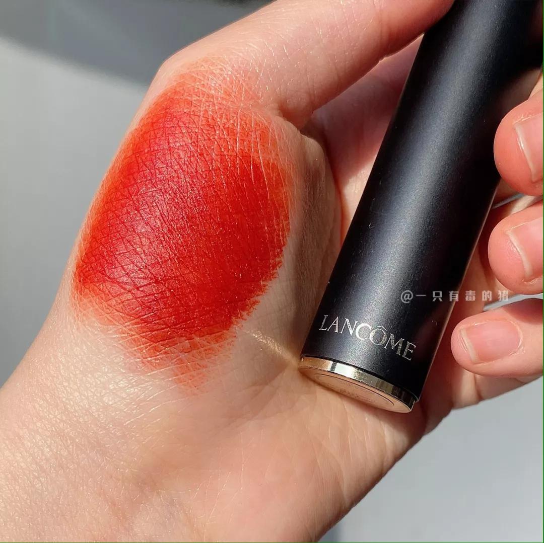 黄皮新手彩妆教程视频全集,适合黄皮的大牌彩妆推荐眼影