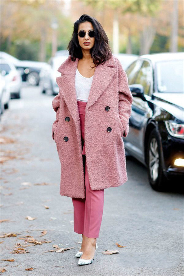 脸色暗黄穿高级灰减龄吗,女人过了40岁别总穿一身黑