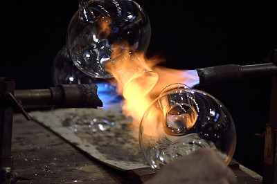 工艺玻璃加工设备视频,低反射玻璃加工工艺