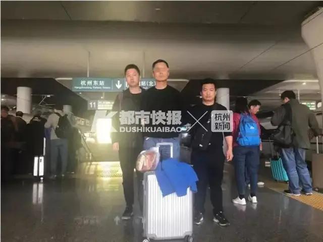 男子开顺风车两年骗2000w,开顺风车骗女友2000万