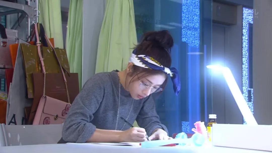 宅家反复追剧,宅家14天小说