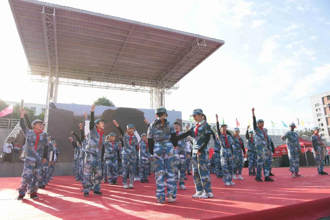 机器人在技能大赛上尬舞,世界机器人舞冠军挑战赛