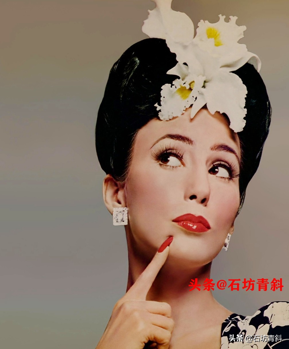 身边围绕无数小鲜肉，奇装异服的始祖，看她如何72变