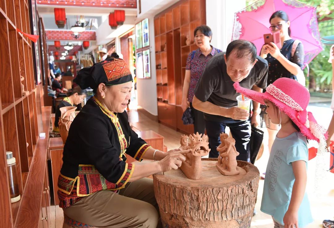 天涯海角游览区中的浪漫天涯,天涯海角旅游区评价