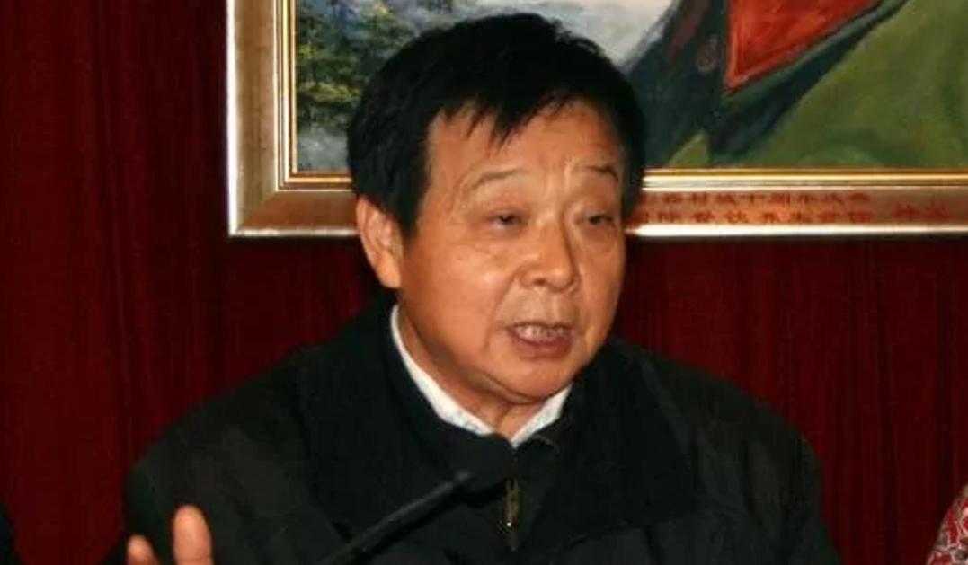 毛主席月薪多少？多次带头降低工资，还提议自己工资降为300元