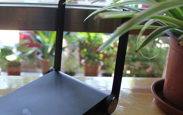 家里路由器网络老是断断续续的掉,家里的网络老是断网怎么回事