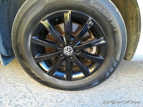 轮毂改黑绿双拼色案例,轮毂换色教程