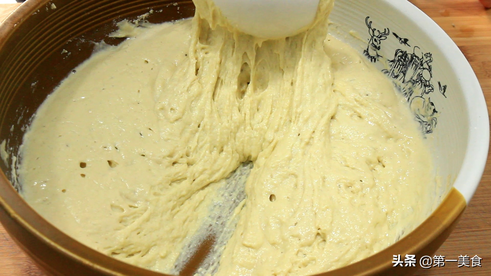 怎么做煎饼好吃又简单不用面粉,鸡蛋煎饼一勺面粉