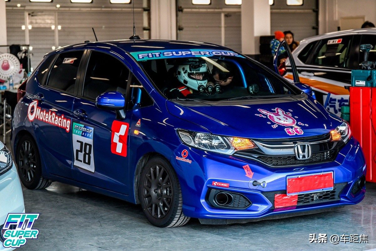 工薪族自费玩赛车靠不靠谱?飞度杯比赛轻体验