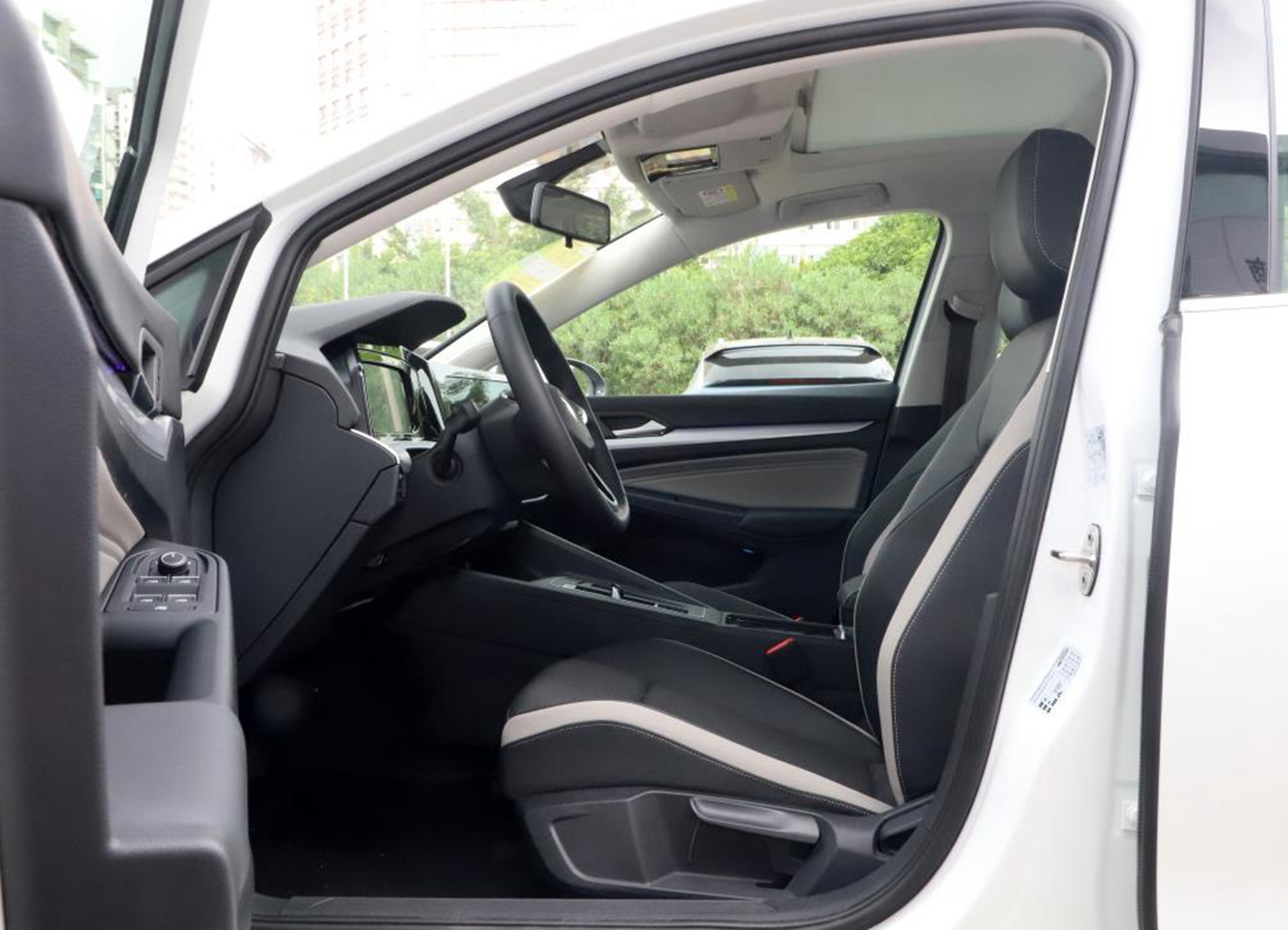 全球高尔夫汽车销量排第几,高尔夫7r-line手动销量