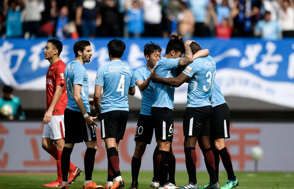 王健林豪购多名主力国脚！大连队魔鬼主场首秀或掀翻广州恒大