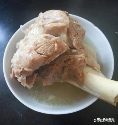 你婆婆再活三辈子也赶不上我！虽处同一时代，母亲和婆婆截然不同