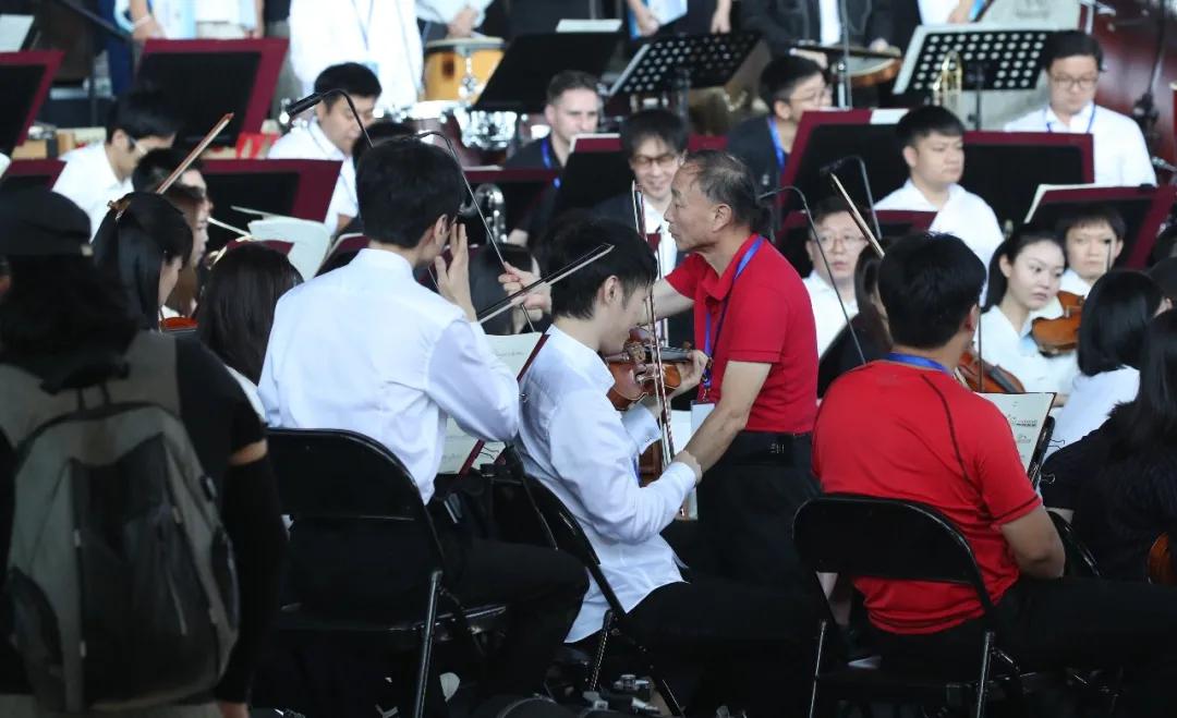 鐧惧勾椋庡崕灞辨渤渚濇棫,鐧惧勾椋庡崕灞卞窛閿︾唬