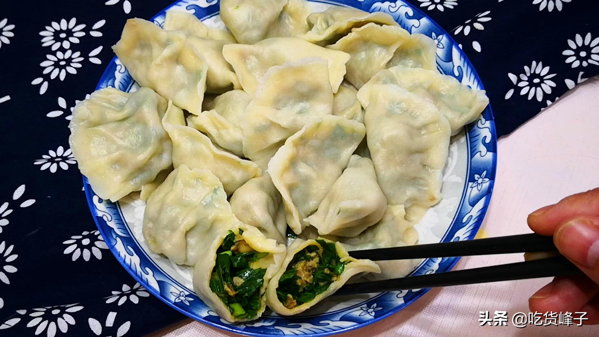 包韭菜饺子记住这三放四不放,韭菜饺子如何包才不粘手