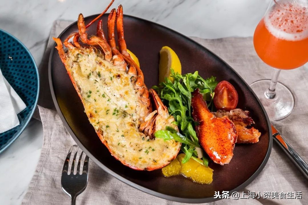 一顿饭至少配六个菜,一顿饭喝六碗汤