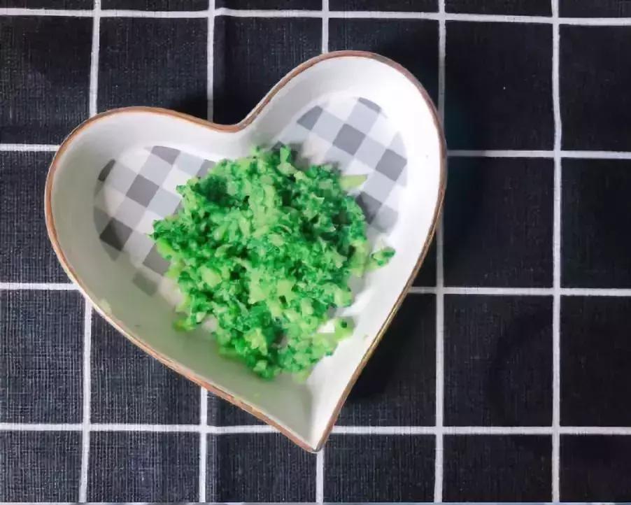 宝宝辅食白水煮面,宝宝辅食面条怎么煮软烂