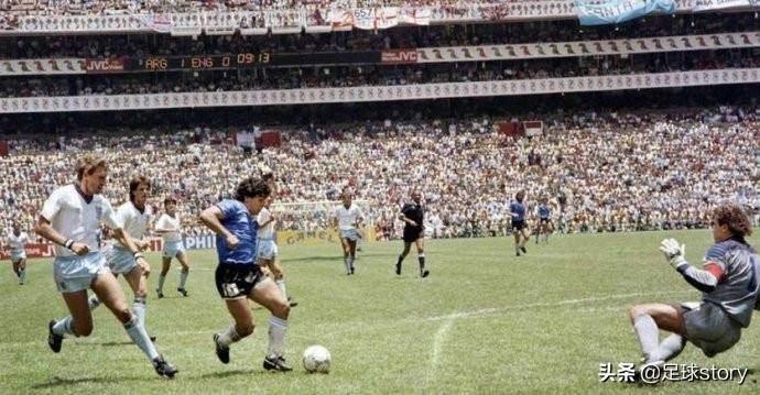 历史上伟大的左边锋,足球世纪十大前腰