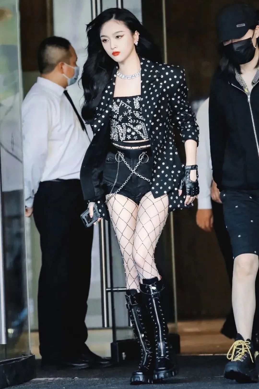 火箭少女吴宣仪穿衣搭配,吴宣仪穿衣风格有多土