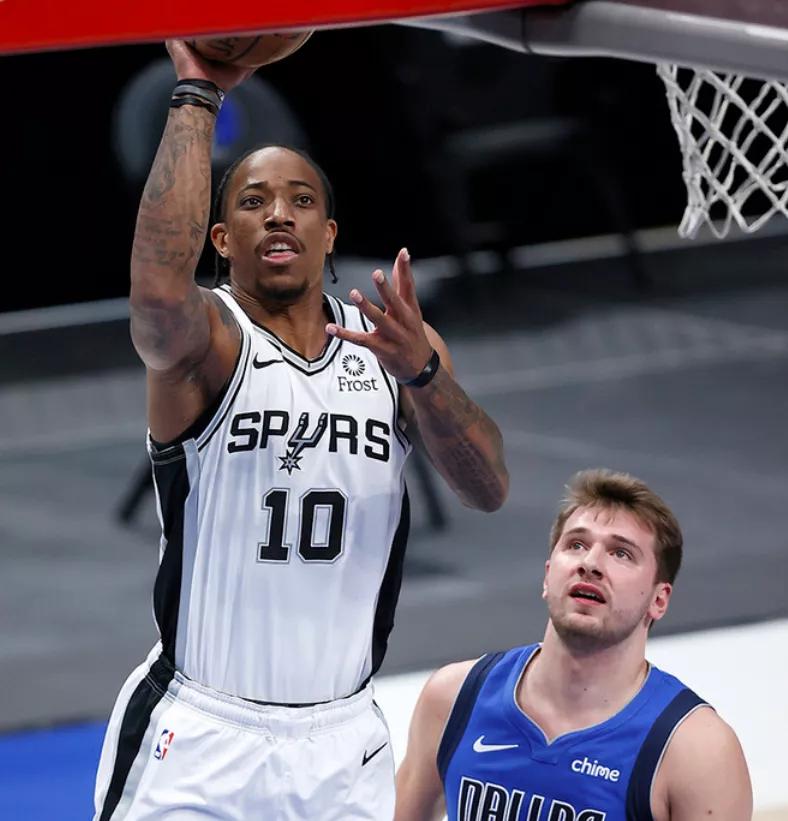 评价德罗赞连续两场三分绝杀,德罗赞绝杀原声版解说