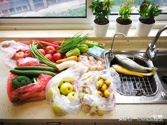 纯净水桶收纳视频,矿泉水大桶最合适的收纳