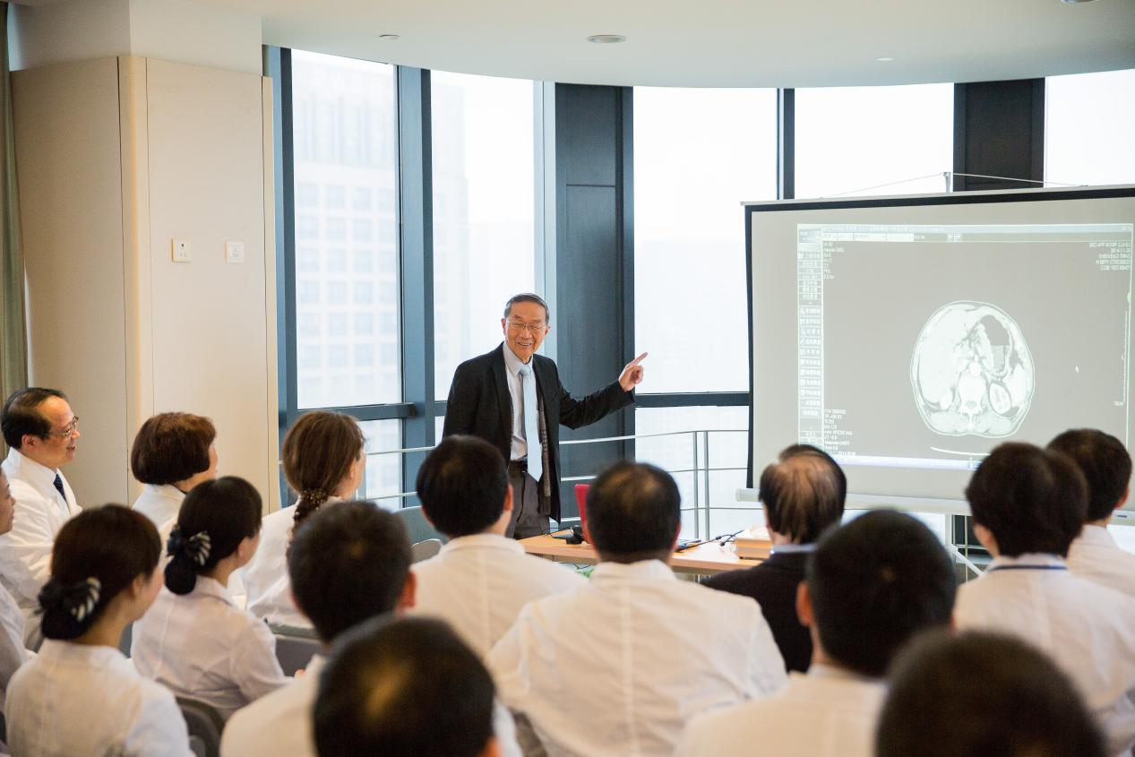 他被称为当今最容易被请上手术台的医生，“彭氏神刀”挽救了无数生命！