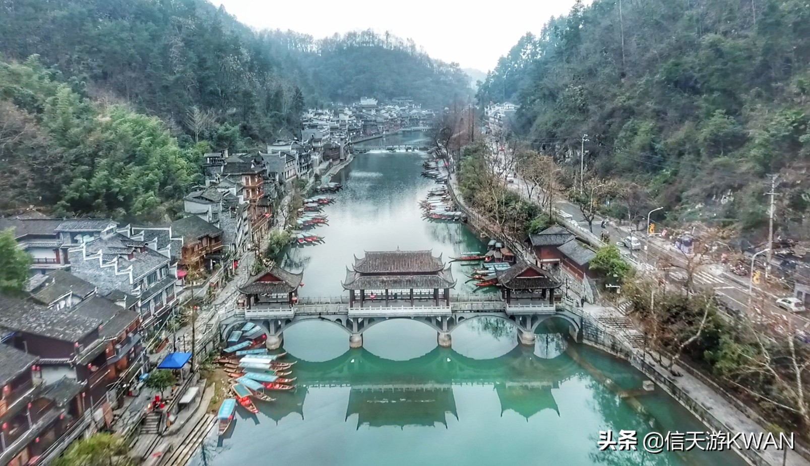 沱江之畔的美丽边城,凤凰县沱江镇凤凰古城