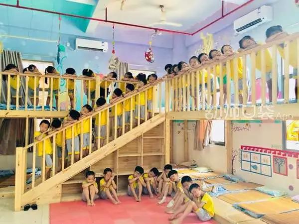 毕业最创意的毕业照多人,毕业照用什么造型好看