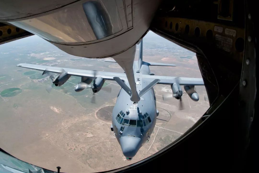 美军机穿越台海航行最新动态,美军机穿越台海航行路线图