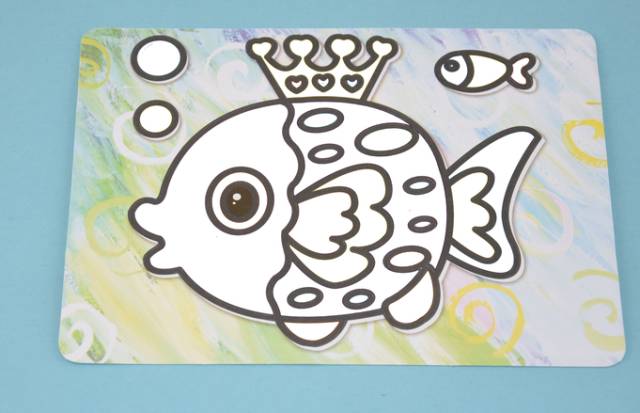 小鱼游幼儿园手工,小鱼游游游幼儿手工