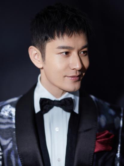 上了年纪发际线,黄晓明额头