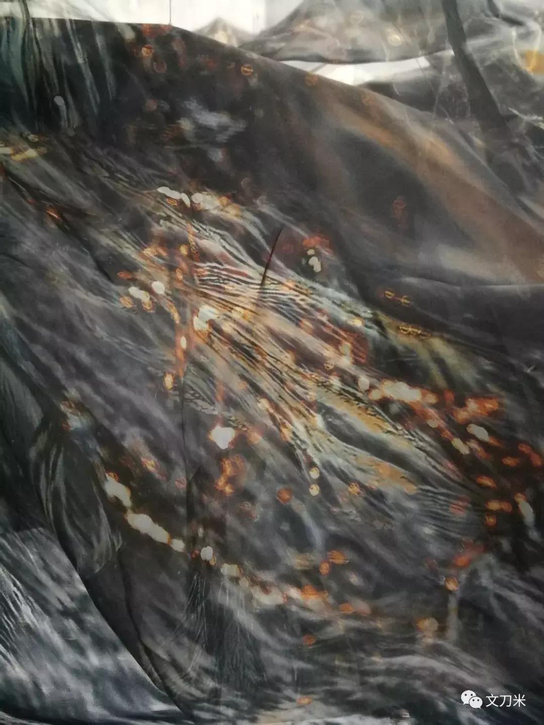 热门独立设计师背后，玩面料的中国人