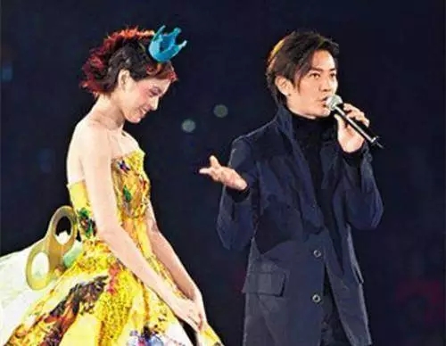 郑伊健的舞台,沉迷游戏郑伊健