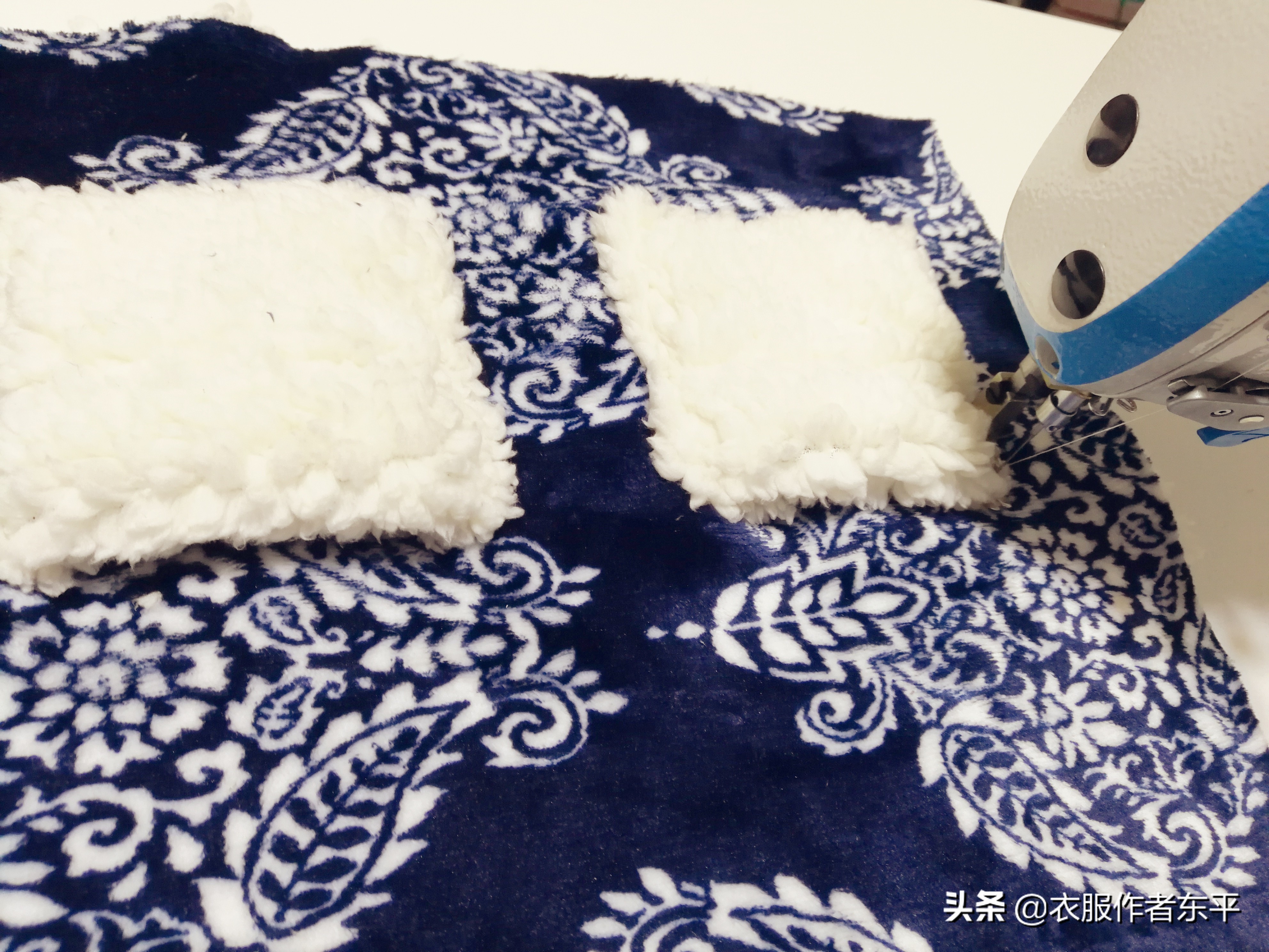 青花瓷半高领打底衫女,民族风青花瓷打底衫女款