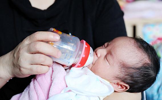 带孩子经常醒如何改善浅睡眠,孩子老是半夜醒会有什么影响