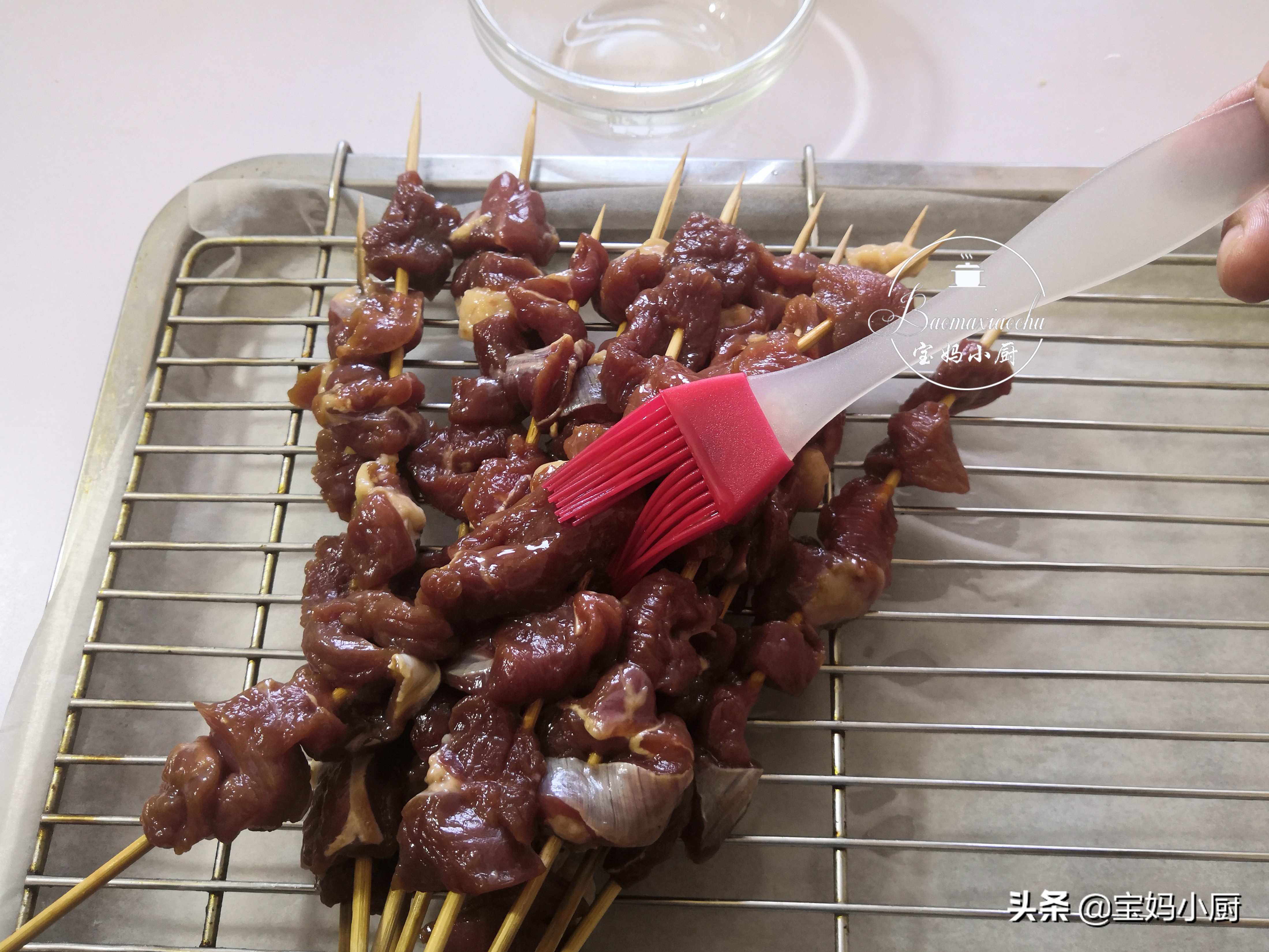 自己在家烤羊肉串怎么个流程,烤羊肉串去腥味最简单最好方法