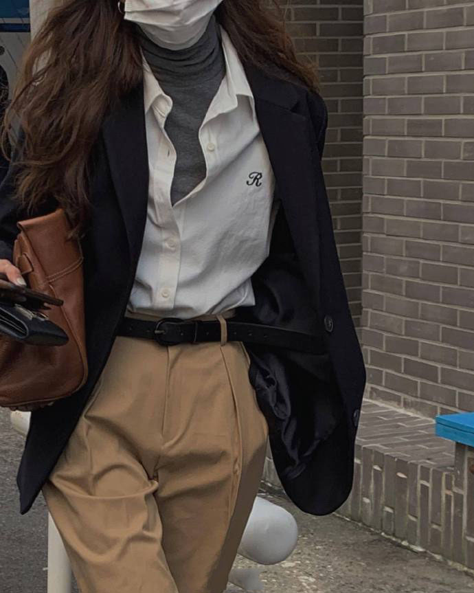 外套叠穿搭配,穿老气的外套怎么显年轻