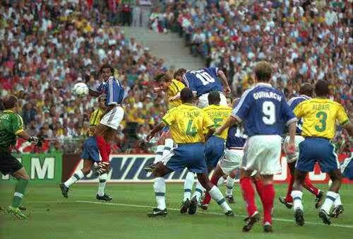 巴西法国足球谁厉害,法国与巴西足球谁强