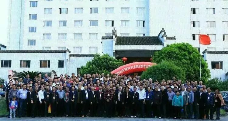 程氏宗亲清明祭祖合影,程氏宗亲最有钱的7个人