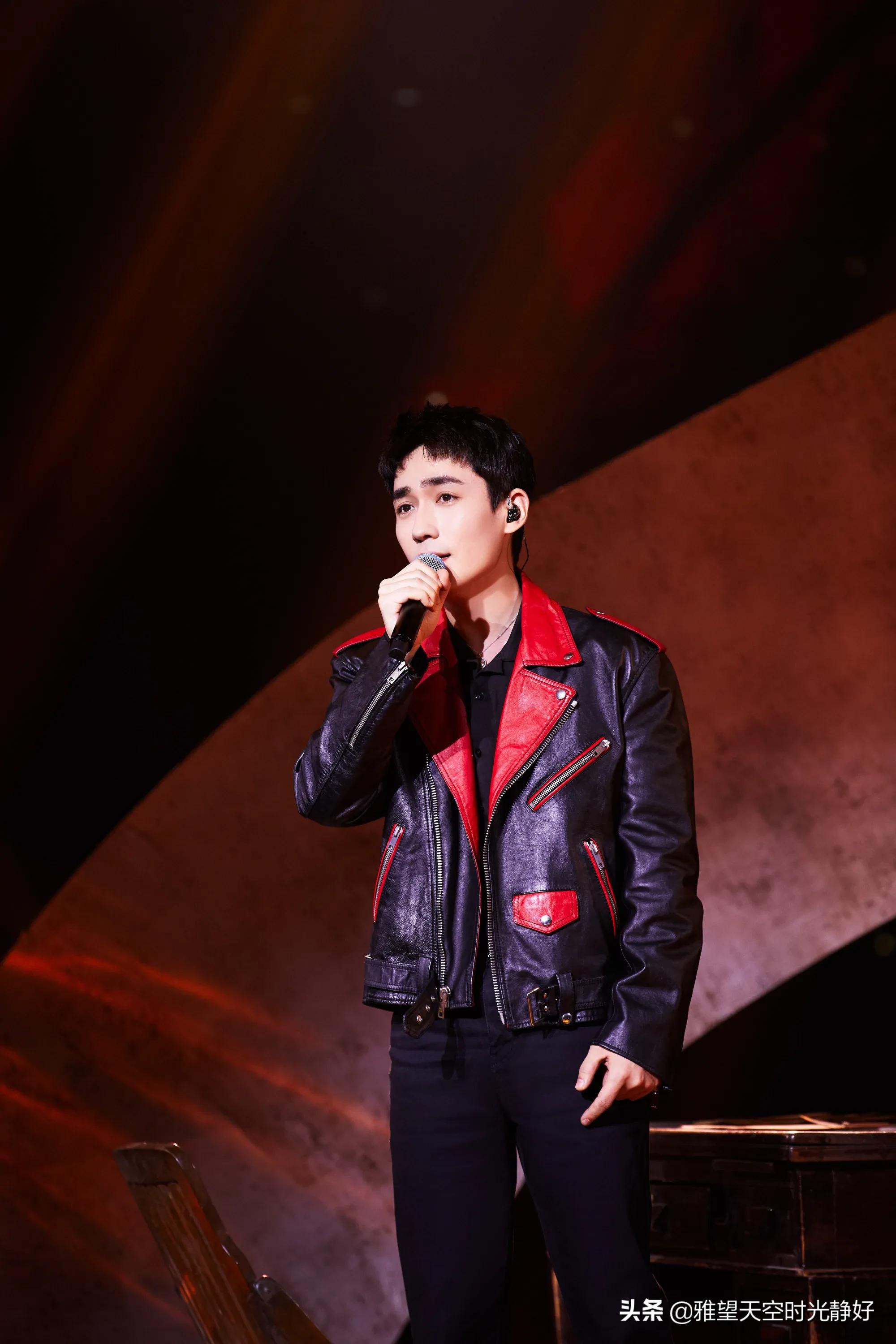 男明星西装穿搭夏季帅气,男士明星皮衣西服外套搭配