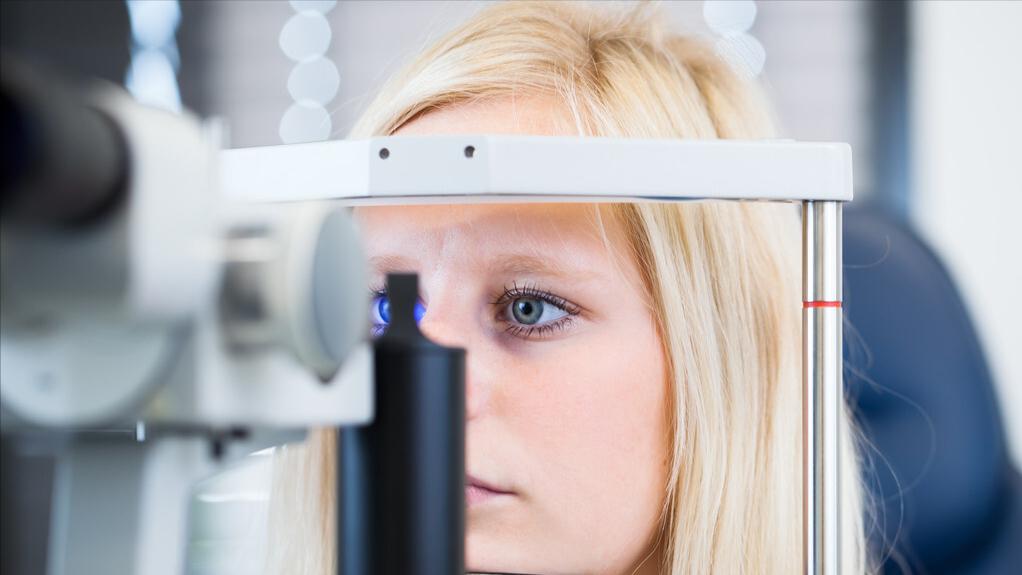 眼睛进异物正确处理,眼睛进了异物正确处理方法是什么