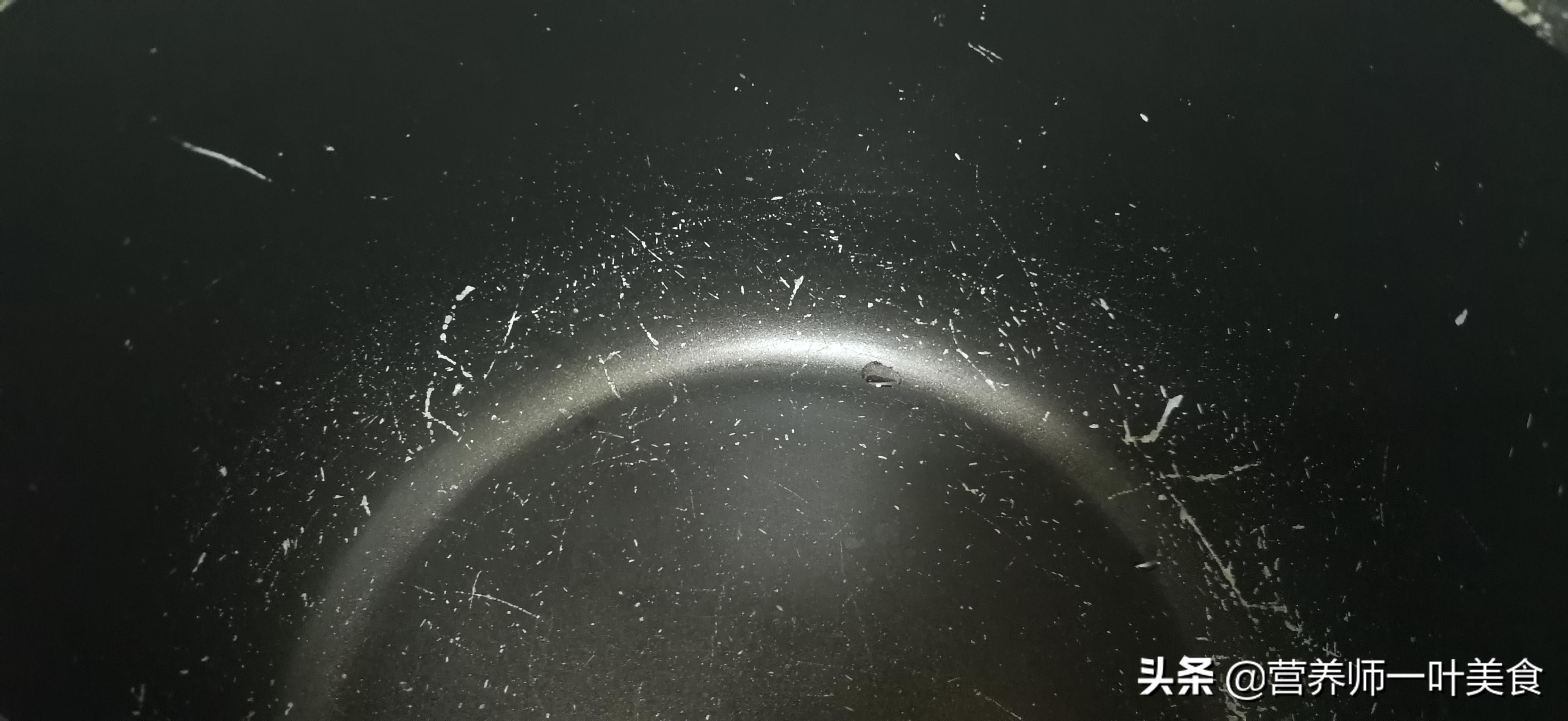 不粘锅怎么开锅煎鱼,炒锅怎么开锅变不粘锅