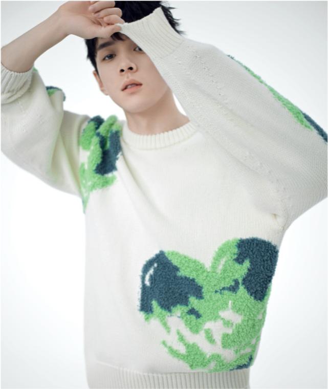 网红代王被质疑整容，晒奶奶爸爸照片自证没整鼻子，曾承认做填充